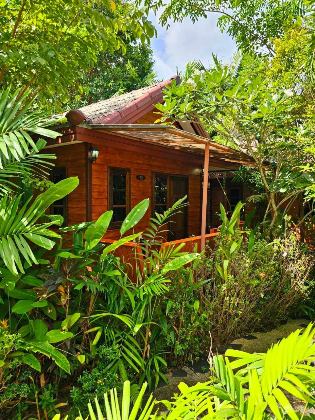 Samran Resort Chalong Exterior foto