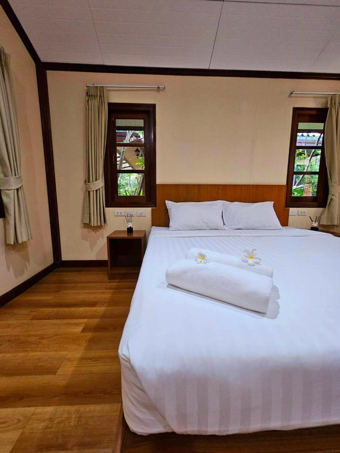 Samran Resort Chalong Exterior foto